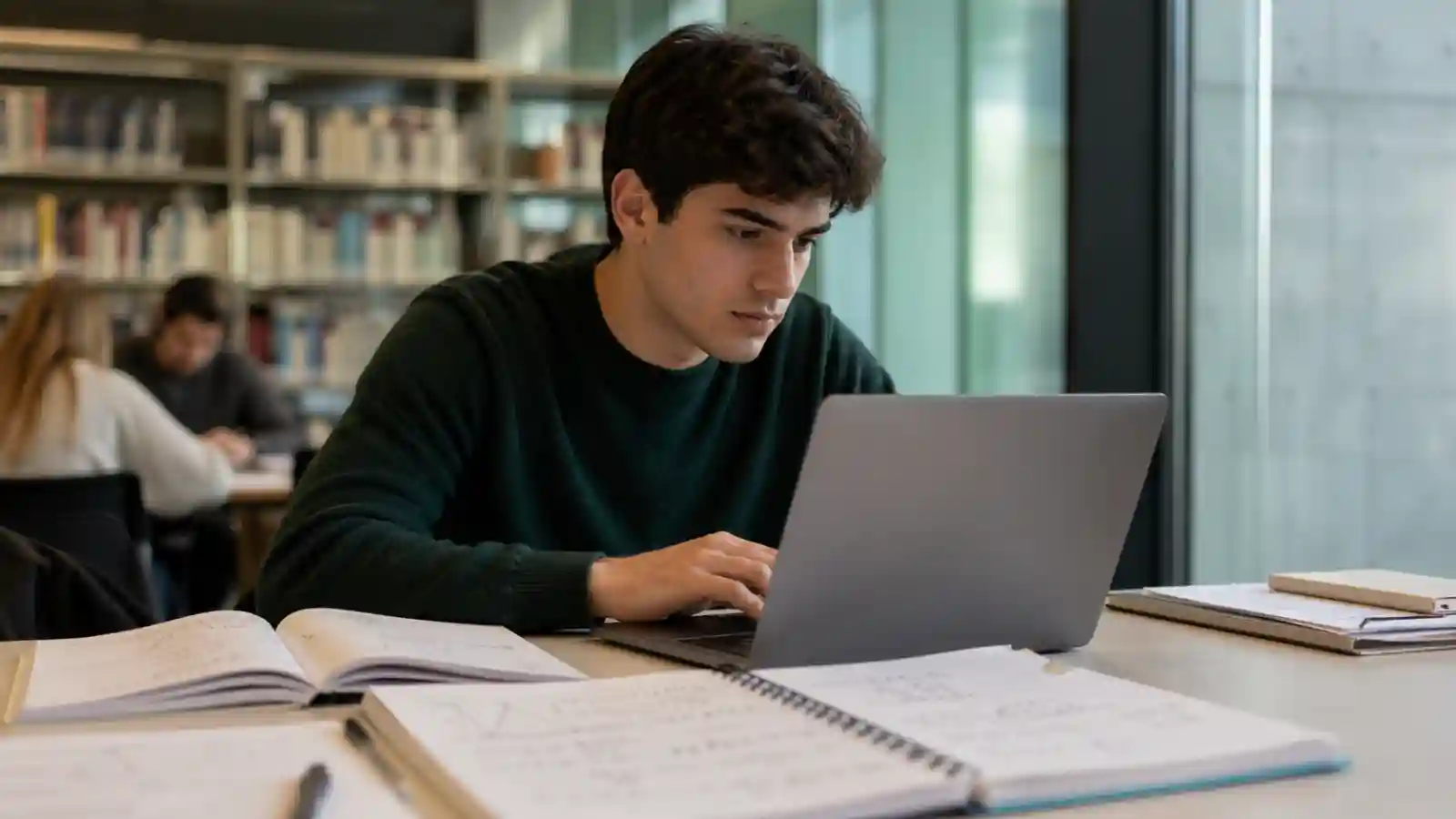 Explicações para ensino superior com apoio académico especializado